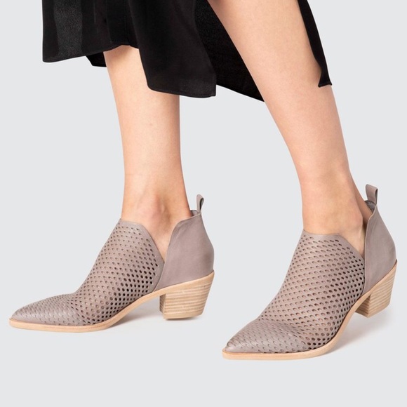 Dolce Vita Shoes - SOLD 🌈 New Dolce Vita Ankle Boots